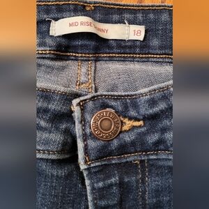 Levi's Women's Mid Rise Skinny jeans